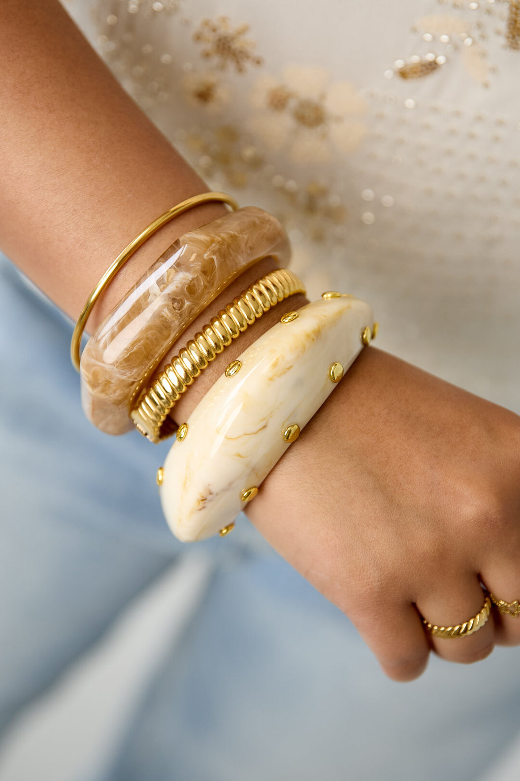 Hars bangle armband met studs