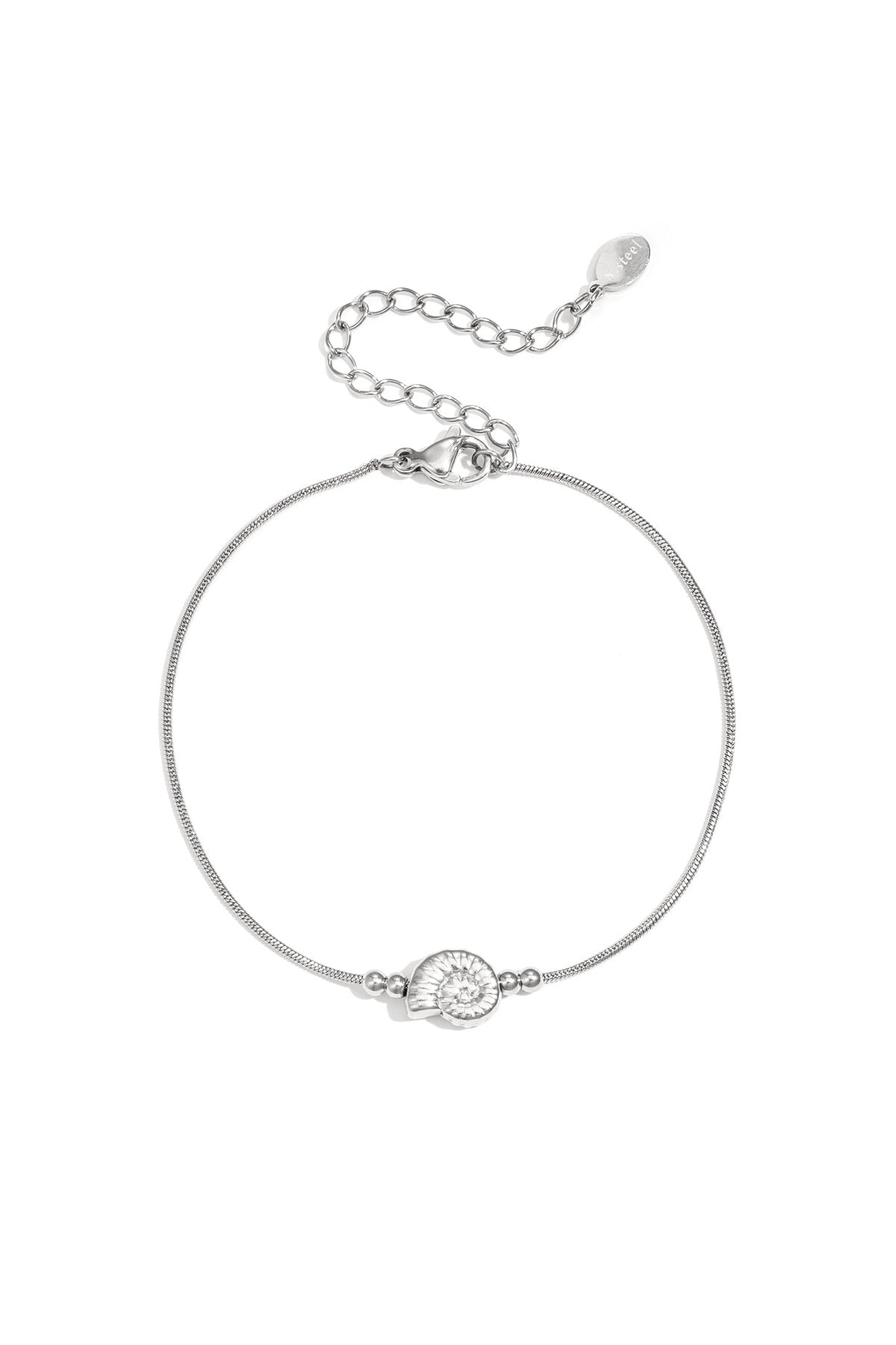 Minimalistische armband met spiraalschelp