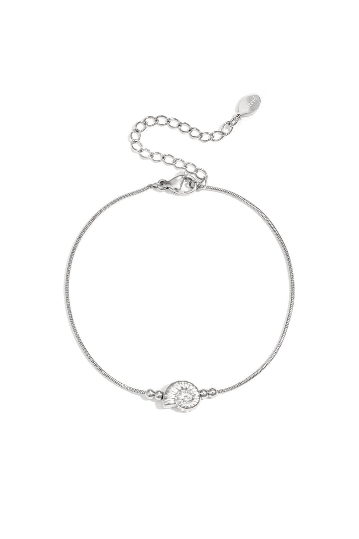 Minimalistische armband met spiraalschelp