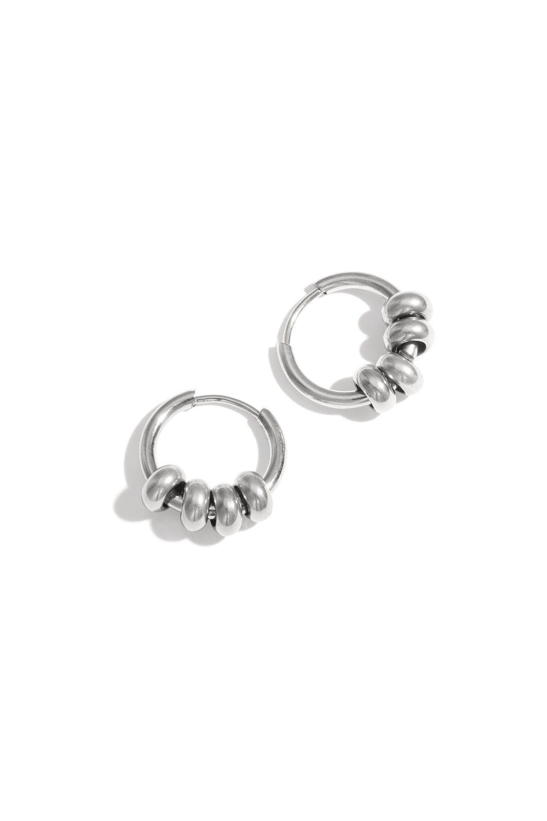 Kleine hoops met kraaltjes