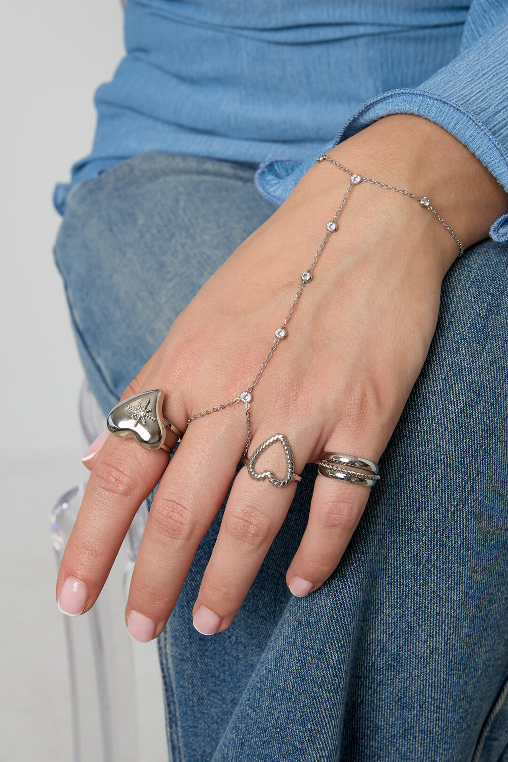 Handchain met ronde steentjes