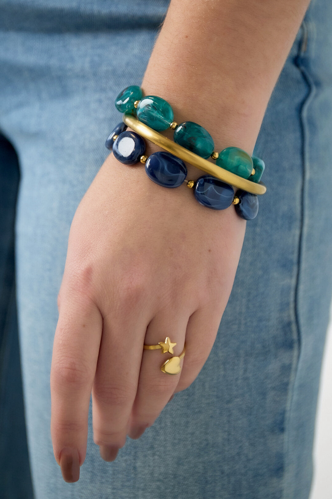 Kralen armband met ovale en goude kralen