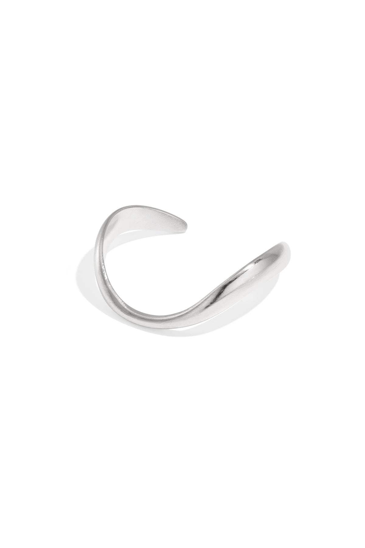 Organisch gevormde bangle