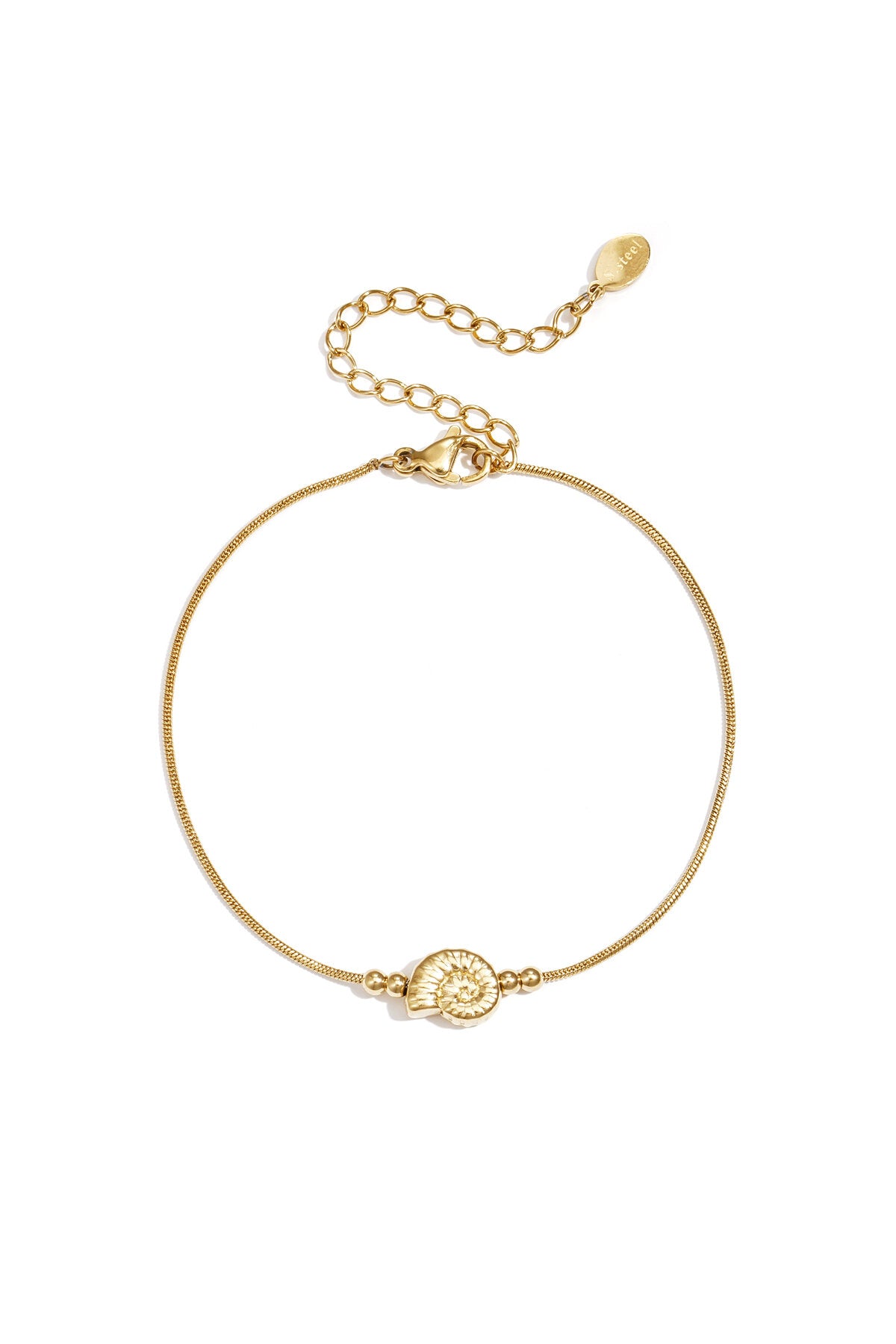 Minimalistische armband met spiraalschelp