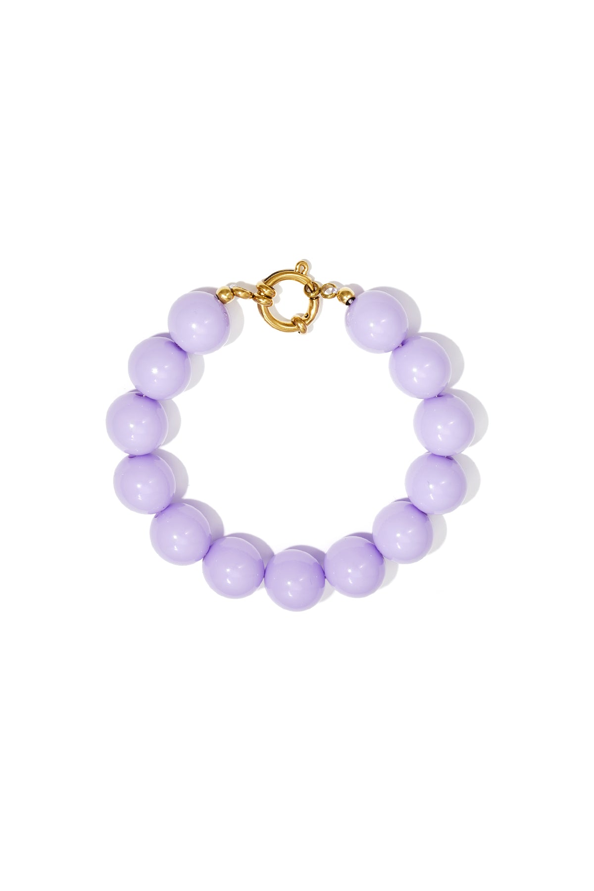 Armband met grote kralen en sluiting aan de voorkant.