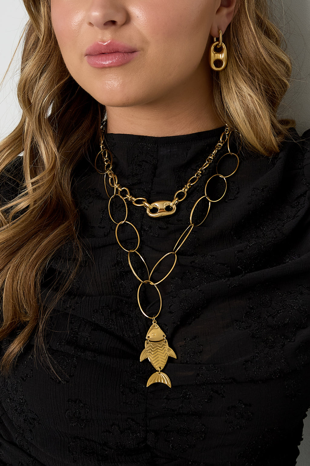 Ketting met knop detail