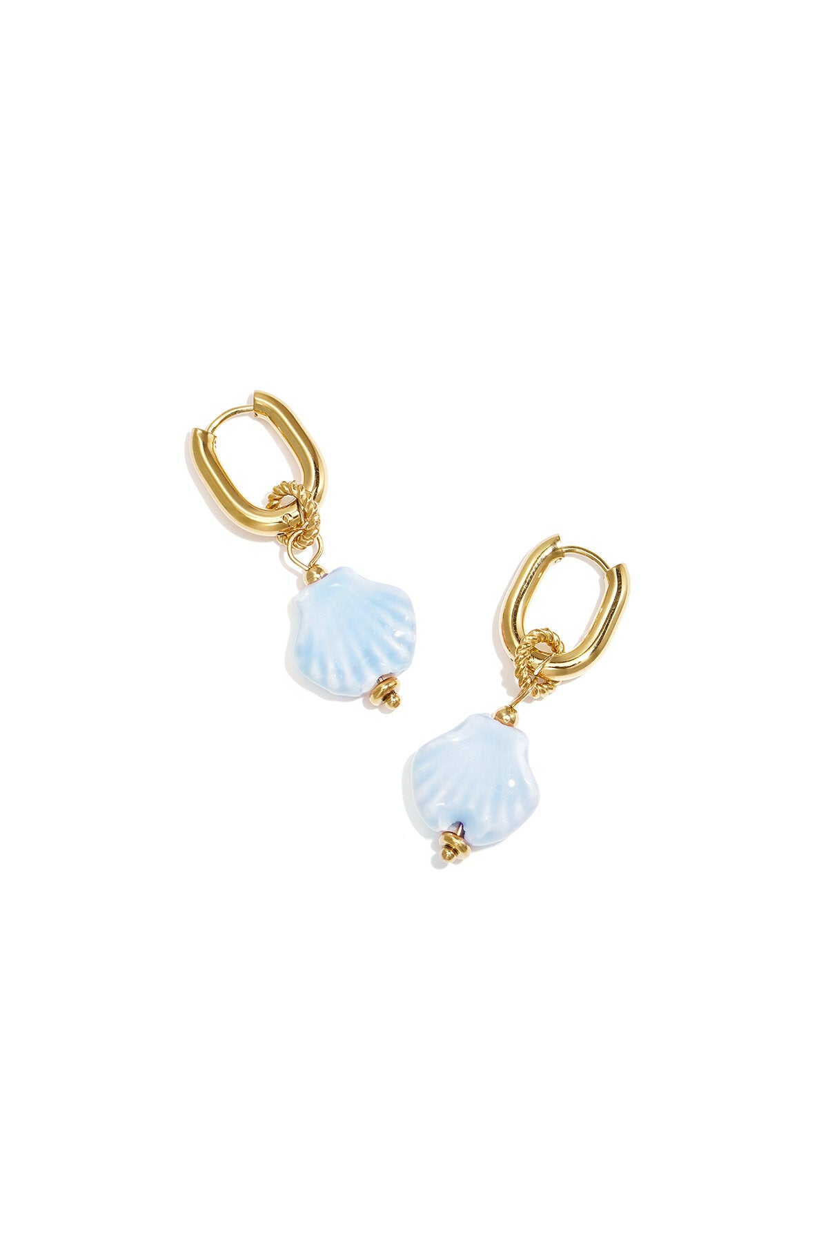Squoval oorbellen met hangende schelp